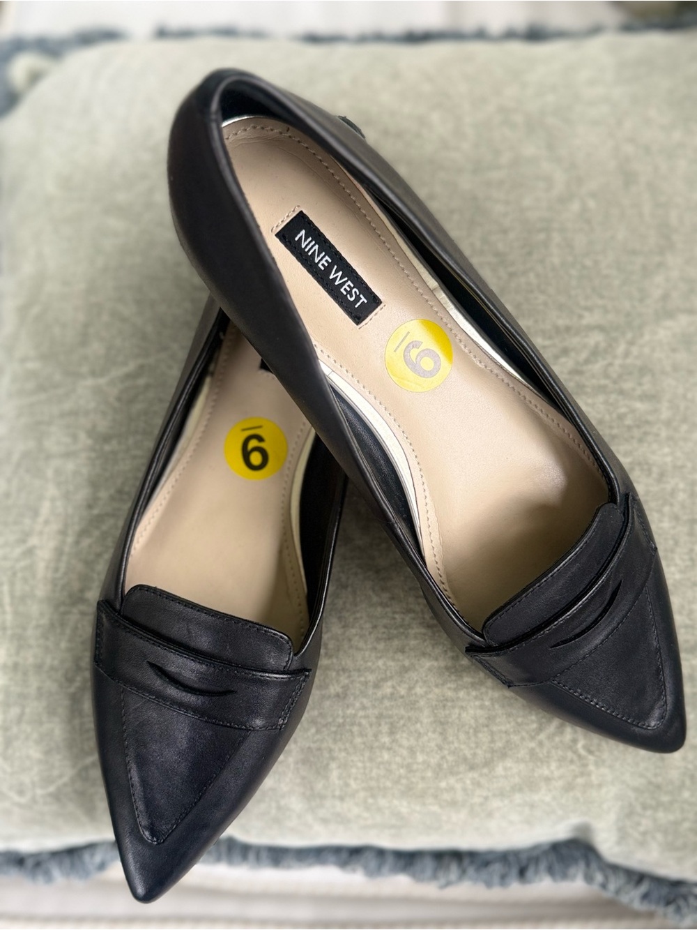 Nine West Black Lallin Pointed Toe Flats/loafers Sz 9 NWOT